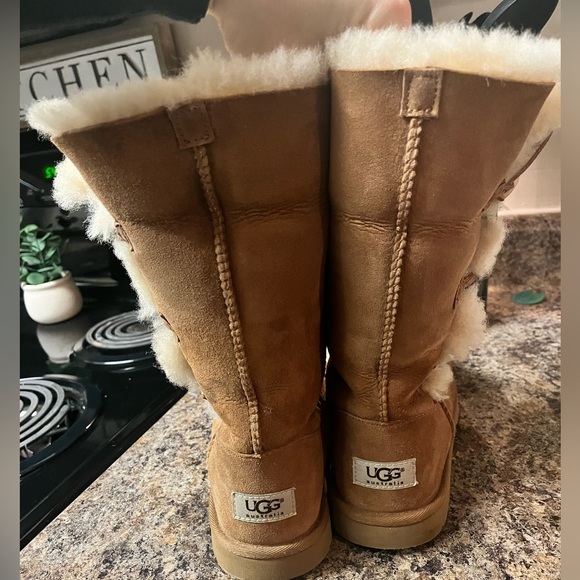 Ugg Boots - Picture 4 of 6